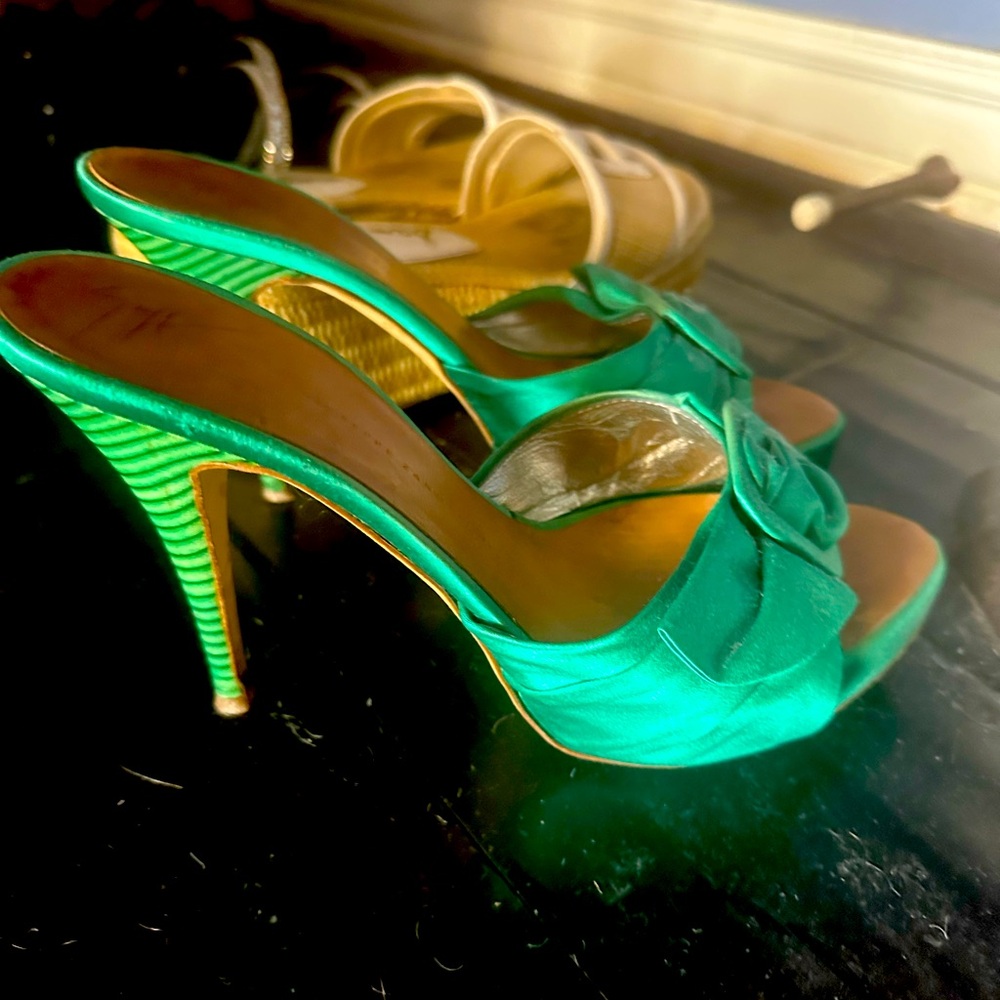 giuseppe zanotti green satin ribbon sandals 38.5